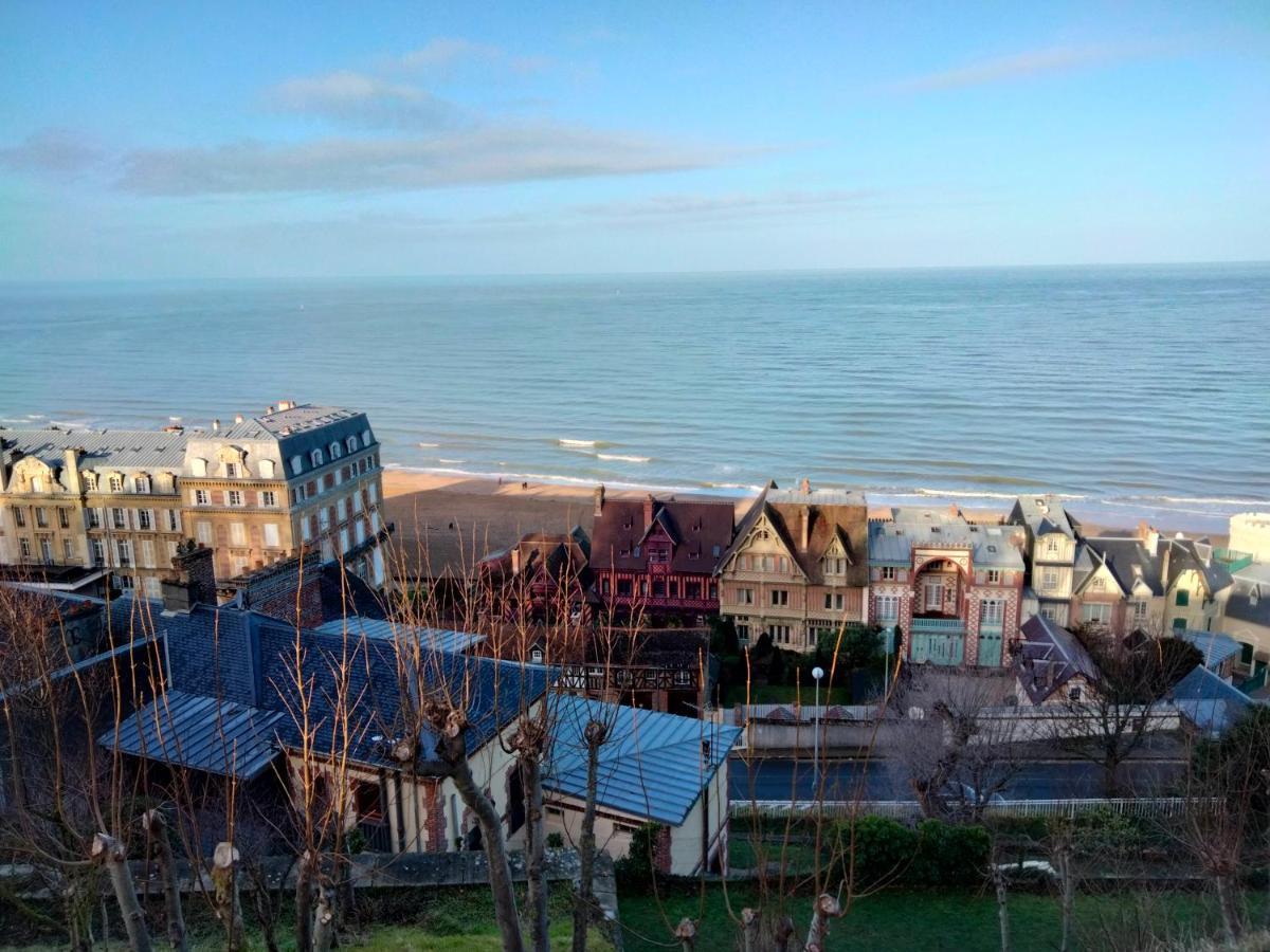 Couchers De Soleil En Normandie Trouville-sur-Mer Kültér fotó